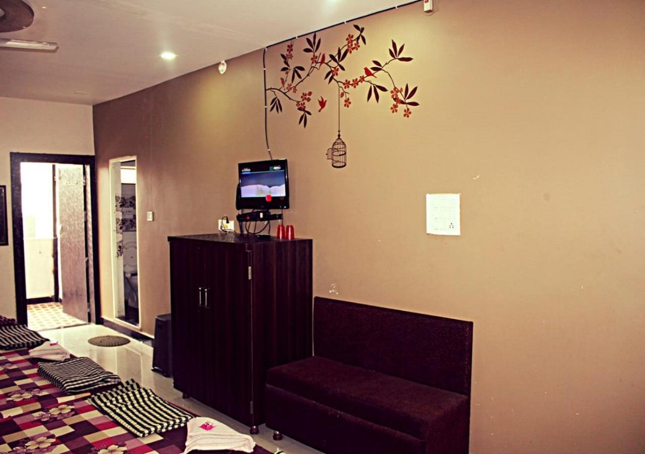 Mansarovar Guesthouse Ujjain Eksteriør billede