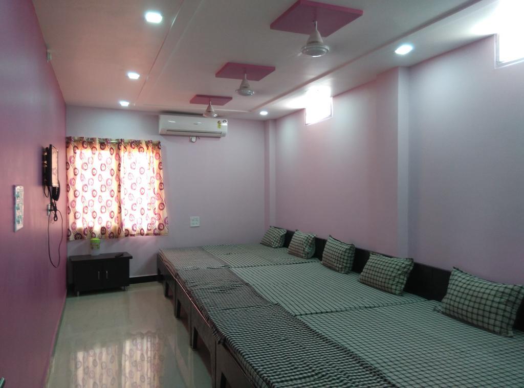 Mansarovar Guesthouse Ujjain Eksteriør billede