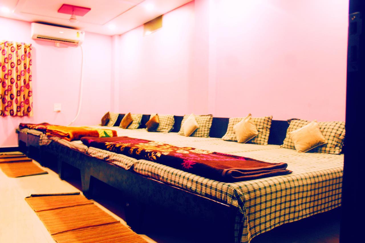 Mansarovar Guesthouse Ujjain Eksteriør billede