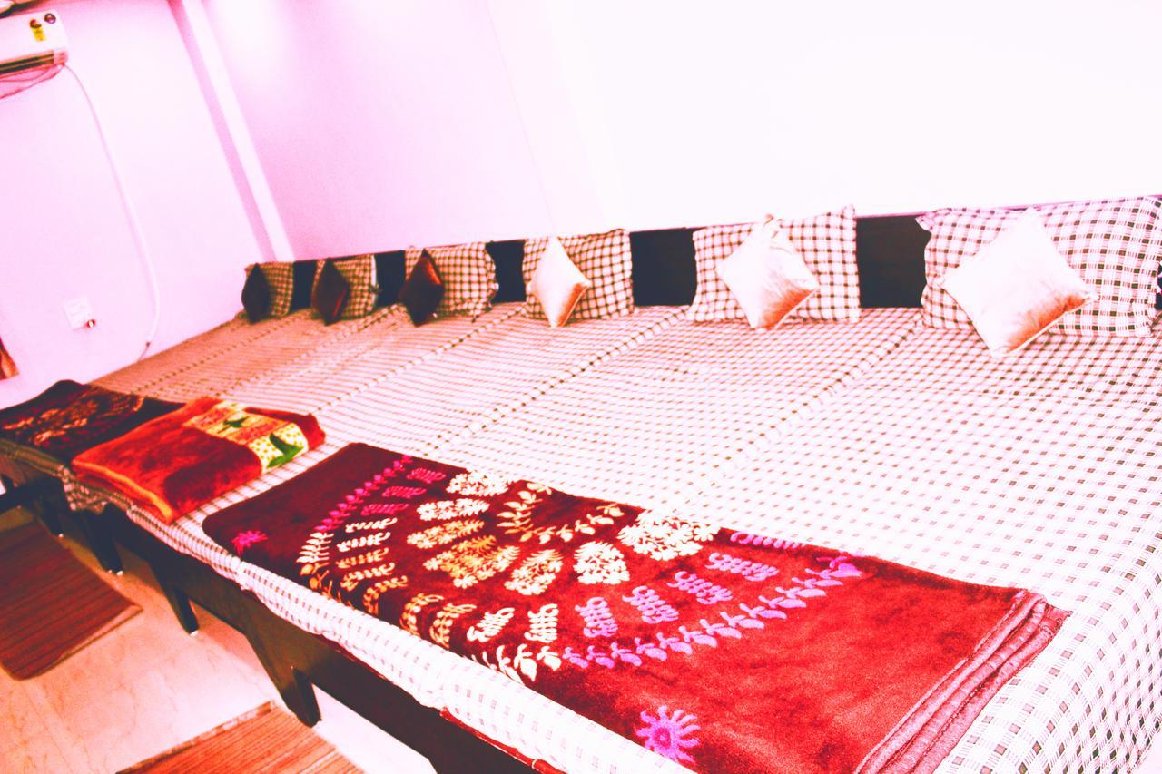 Mansarovar Guesthouse Ujjain Eksteriør billede